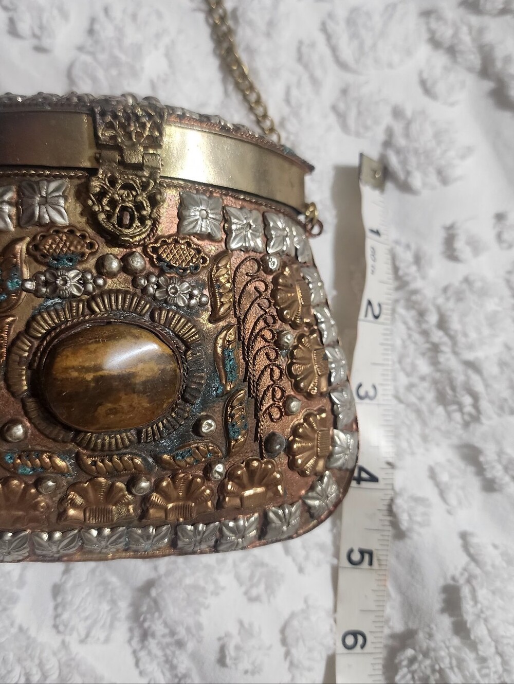 Vintage Sajai Indian Ethnic Sling Bag Clutches, Brass/Copper w/ Metal Chain - Picture 11 of 13